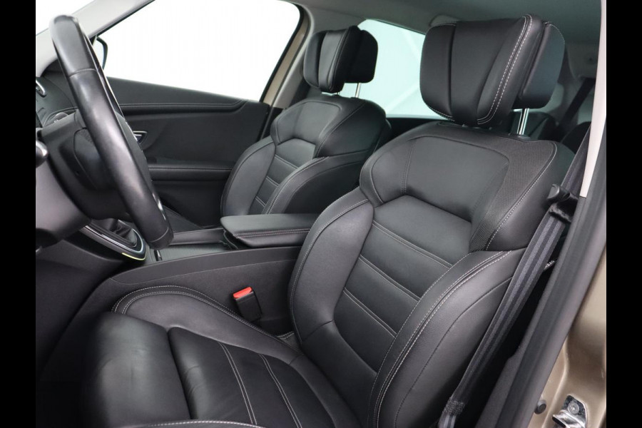 Renault Scénic 1.3 TCe Bose | Leder | Trekhaak | Stoel & stuurverwarming | Head-Up | Camera | Massage | Carplay | Navigatie | Full LED | Park Assist | Climate control | Cruise control