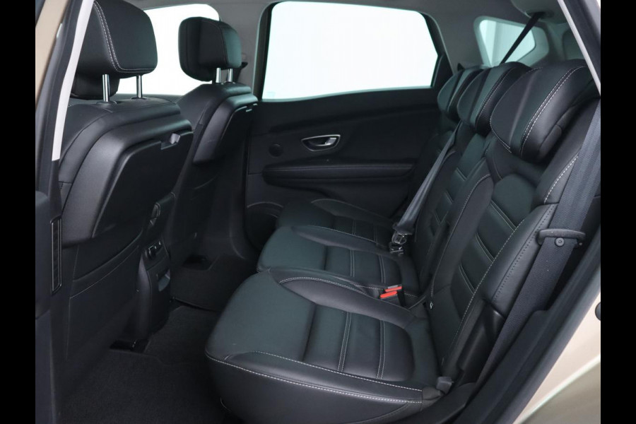 Renault Scénic 1.3 TCe Bose | Leder | Trekhaak | Stoel & stuurverwarming | Head-Up | Camera | Massage | Carplay | Navigatie | Full LED | Park Assist | Climate control | Cruise control
