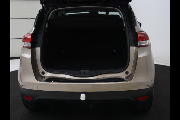 Renault Scénic 1.3 TCe Bose | Leder | Trekhaak | Stoel & stuurverwarming | Head-Up | Camera | Massage | Carplay | Navigatie | Full LED | Park Assist | Climate control | Cruise control