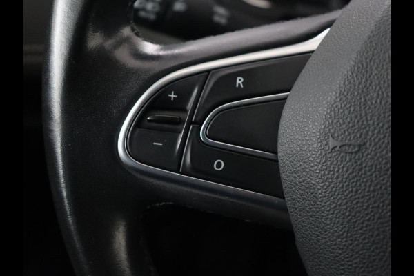 Renault Scénic 1.3 TCe Bose | Leder | Trekhaak | Stoel & stuurverwarming | Head-Up | Camera | Massage | Carplay | Navigatie | Full LED | Park Assist | Climate control | Cruise control