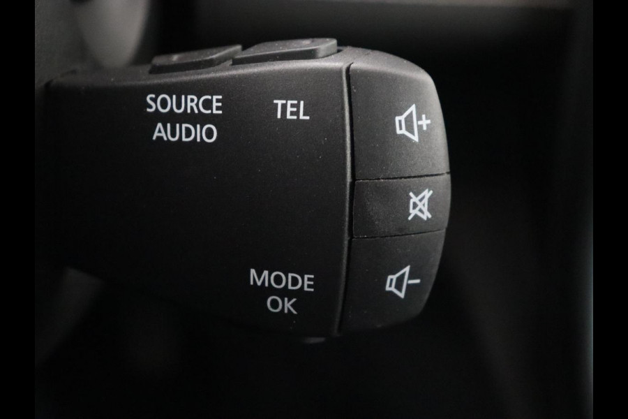 Renault Scénic 1.3 TCe Bose | Leder | Trekhaak | Stoel & stuurverwarming | Head-Up | Camera | Massage | Carplay | Navigatie | Full LED | Park Assist | Climate control | Cruise control