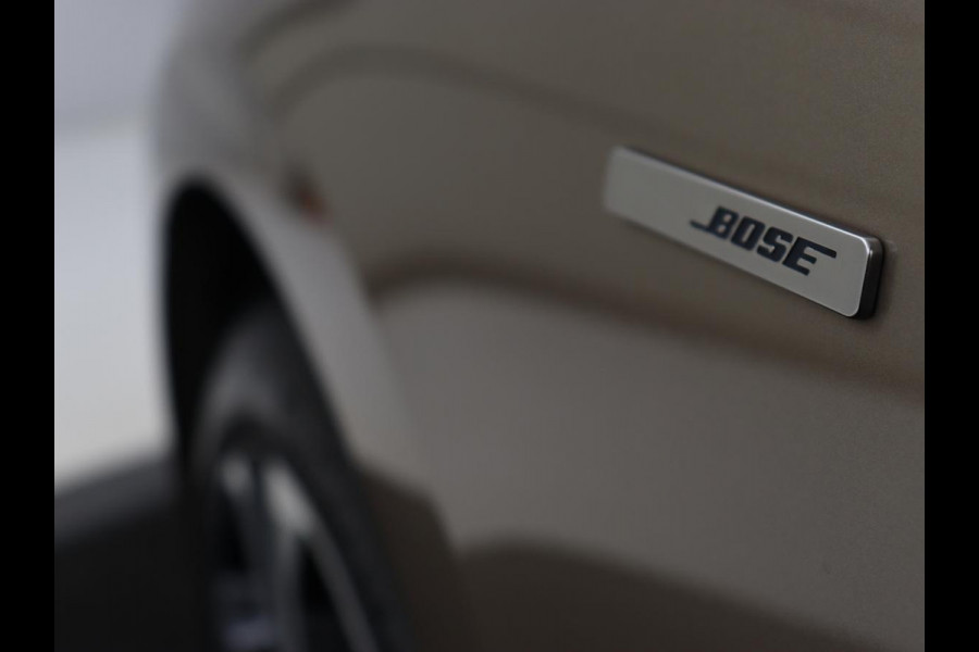 Renault Scénic 1.3 TCe Bose | Leder | Trekhaak | Stoel & stuurverwarming | Head-Up | Camera | Massage | Carplay | Navigatie | Full LED | Park Assist | Climate control | Cruise control