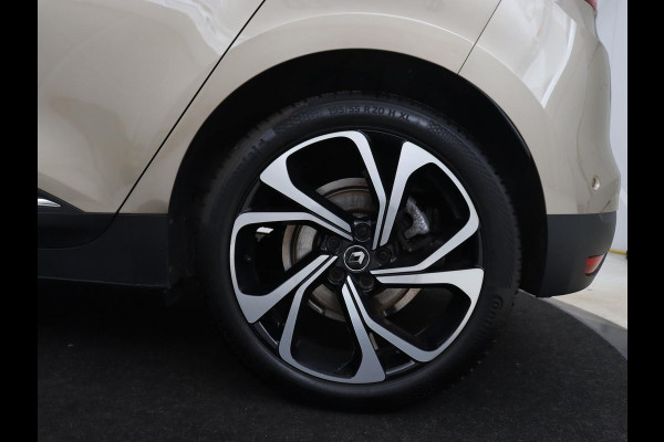 Renault Scénic 1.3 TCe Bose | Leder | Trekhaak | Stoel & stuurverwarming | Head-Up | Camera | Massage | Carplay | Navigatie | Full LED | Park Assist | Climate control | Cruise control