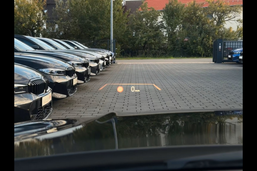 BMW 3 Serie Touring 320d xDrive M-SPORT ** LED, NAVI+, LEDER, PANORAMA, H&K, HuD, TREKH, 19-inch LMV ** 1e EIG - UNFALLFREI ** ** INFORMEER OOK NAAR ONZE AANTREKKELIJKE FINANCIAL-LEASE TARIEVEN **