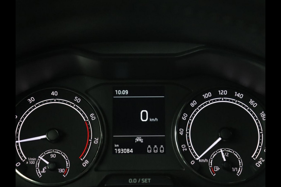 Škoda SCALA 1.0 TSI Sport | Carplay | Sportstoelen | Climate control | Parkeerhulp | Cruise control | Full LED | Bluetooth | DAB