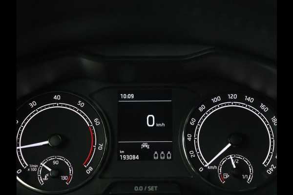 Škoda SCALA 1.0 TSI Sport | Carplay | Sportstoelen | Climate control | Parkeerhulp | Cruise control | Full LED | Bluetooth | DAB