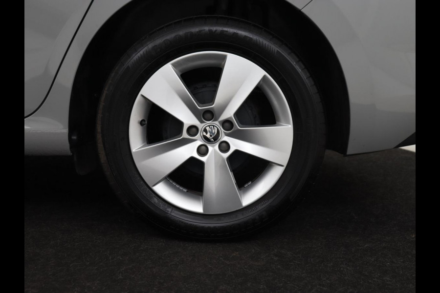 Škoda SCALA 1.0 TSI Sport | Carplay | Sportstoelen | Climate control | Parkeerhulp | Cruise control | Full LED | Bluetooth | DAB