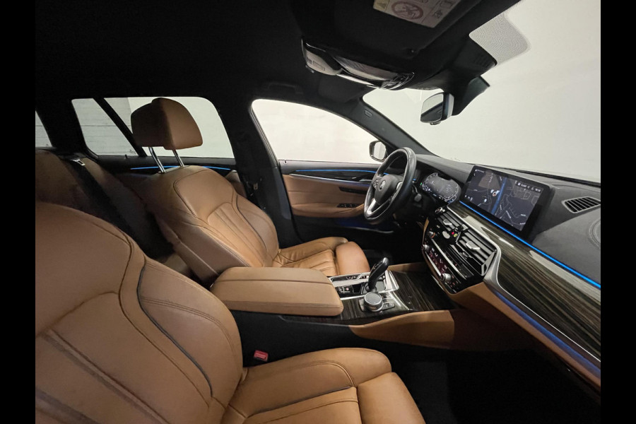 BMW 5 Serie Touring 530e Business Edition Plus 292 PK Aut. Leder Navi Carplay Cruise Control Full LED PDC VA + Camera