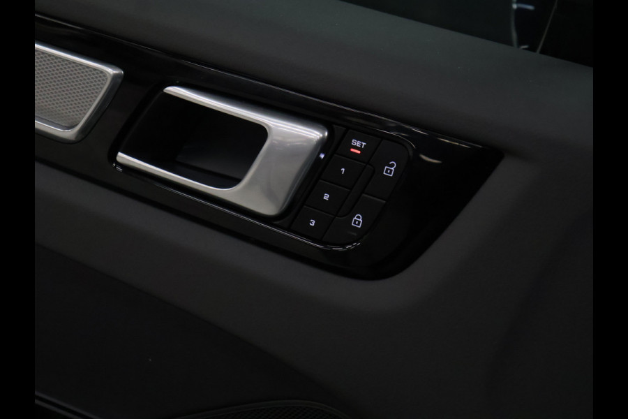 Porsche Cayenne 3.0 E-Hybrid Platinum Edition [SCHUIFKANTELDAK, SPORT CHRONO, SOFTCLOSE, TREKHAAK INKLAPBAAR, LUCHTVERING, APPLE CARPLAY, ANDROID, MEMORY SEATS, BOSE SOUND, 360 CAMERA, HEAD-UP, ADAPTIVE CRUISE, STOELVENTILATIE, STOELVERW