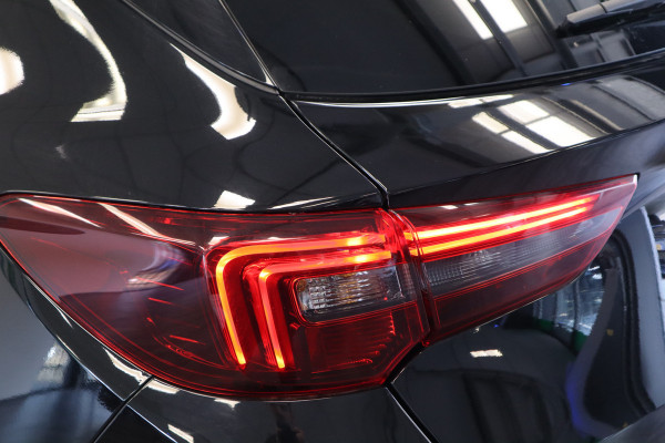 Opel Grandland 1.6 Turbo Plug-In Hybrid 4x4 GSe Cruise/Climate Blindspot PDC Keyless Entry/Go 300PK! 24 maanden garantie mogelijk (*vraag naar de voorwaarden)