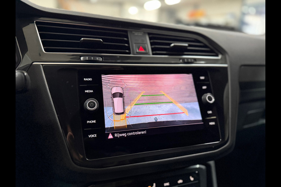 Volkswagen Tiguan 1.4 TSI eHybrid R-Line Business+ | Blackpack | Elek. Trekhaak | Matrix LED | Navigatie | 19' inch