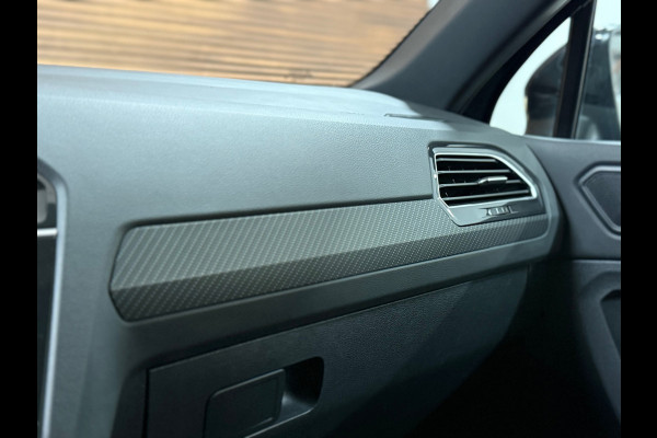 Volkswagen Tiguan 1.4 TSI eHybrid R-Line Business+ | Blackpack | Elek. Trekhaak | Matrix LED | Navigatie | 19' inch