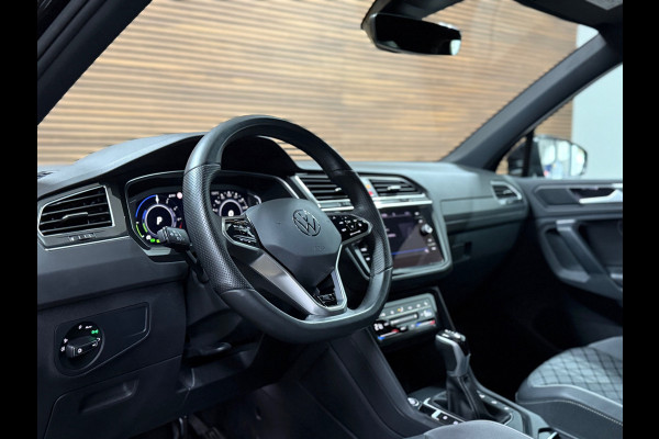 Volkswagen Tiguan 1.4 TSI eHybrid R-Line Business+ | Blackpack | Elek. Trekhaak | Matrix LED | Navigatie | 19' inch