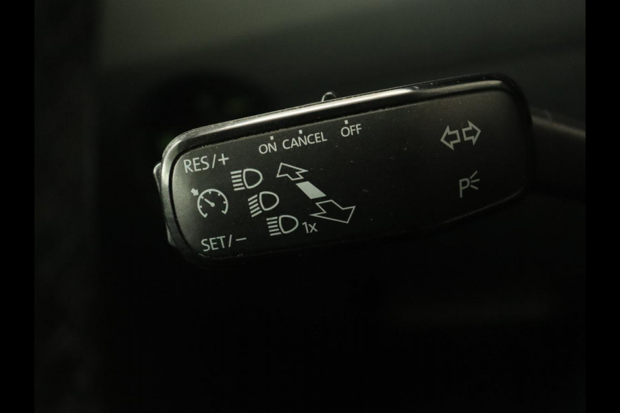 Škoda Octavia 1.6 TDI Greentech Clever Edition | Automaat | Carplay | Stoelverwarming | Navigatie | Cruise control | Climate control | Half leder