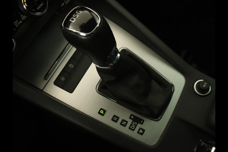 Škoda Octavia 1.6 TDI Greentech Clever Edition | Automaat | Carplay | Stoelverwarming | Navigatie | Cruise control | Climate control | Half leder