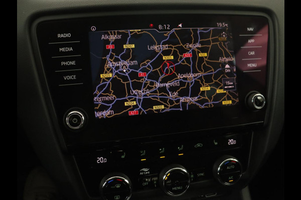 Škoda Octavia 1.6 TDI Greentech Clever Edition | Automaat | Carplay | Stoelverwarming | Navigatie | Cruise control | Climate control | Half leder