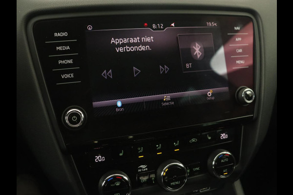 Škoda Octavia 1.6 TDI Greentech Clever Edition | Automaat | Carplay | Stoelverwarming | Navigatie | Cruise control | Climate control | Half leder