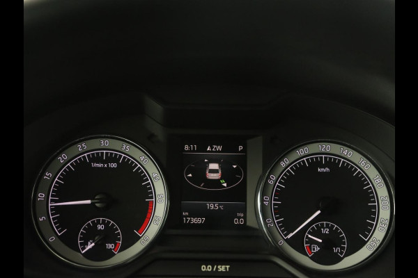 Škoda Octavia 1.6 TDI Greentech Clever Edition | Automaat | Carplay | Stoelverwarming | Navigatie | Cruise control | Climate control | Half leder