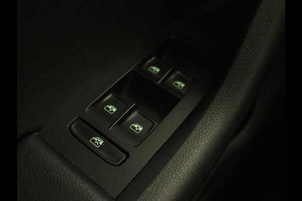 Škoda Octavia 1.6 TDI Greentech Clever Edition | Automaat | Carplay | Stoelverwarming | Navigatie | Cruise control | Climate control | Half leder