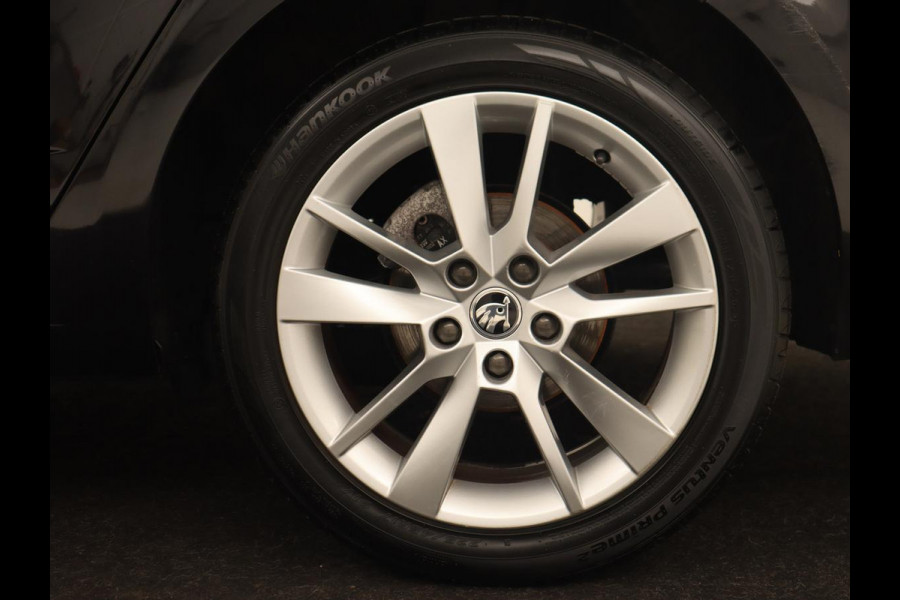 Škoda Octavia 1.6 TDI Greentech Clever Edition | Automaat | Carplay | Stoelverwarming | Navigatie | Cruise control | Climate control | Half leder