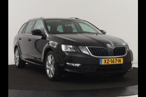 Škoda Octavia 1.6 TDI Greentech Clever Edition | Automaat | Carplay | Stoelverwarming | Navigatie | Cruise control | Climate control | Half leder
