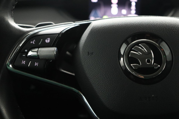 Škoda ENYAQ iV 80 Founders Edition Black|Leer|SOH 93%|Camera|Stoelverwarming