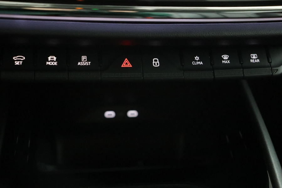 Škoda ENYAQ iV 80 Founders Edition Black|Leer|SOH 93%|Camera|Stoelverwarming