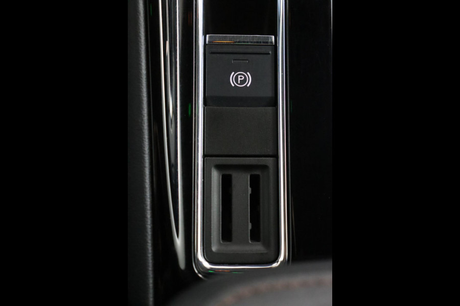 Škoda ENYAQ iV 80 Founders Edition Black|Leer|SOH 93%|Camera|Stoelverwarming