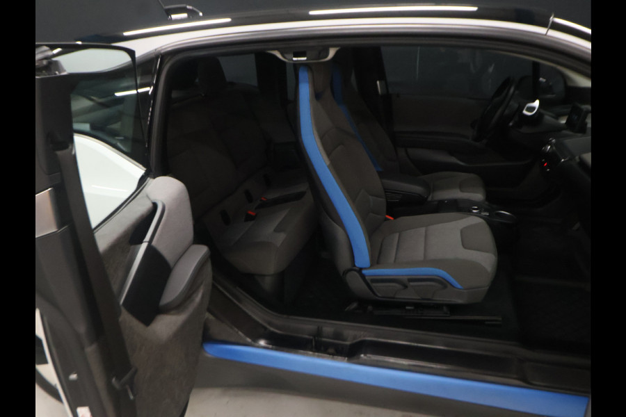 BMW i3 S 94Ah 33 kWh [PDC ACHTER, LEDVERLICHTING, BLUETOOTH, CRUISE, CLIMATE, NAVIGATIE, NIEUWSTAAT]