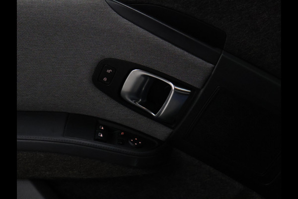 BMW i3 S 94Ah 33 kWh [PDC ACHTER, LEDVERLICHTING, BLUETOOTH, CRUISE, CLIMATE, NAVIGATIE, NIEUWSTAAT]