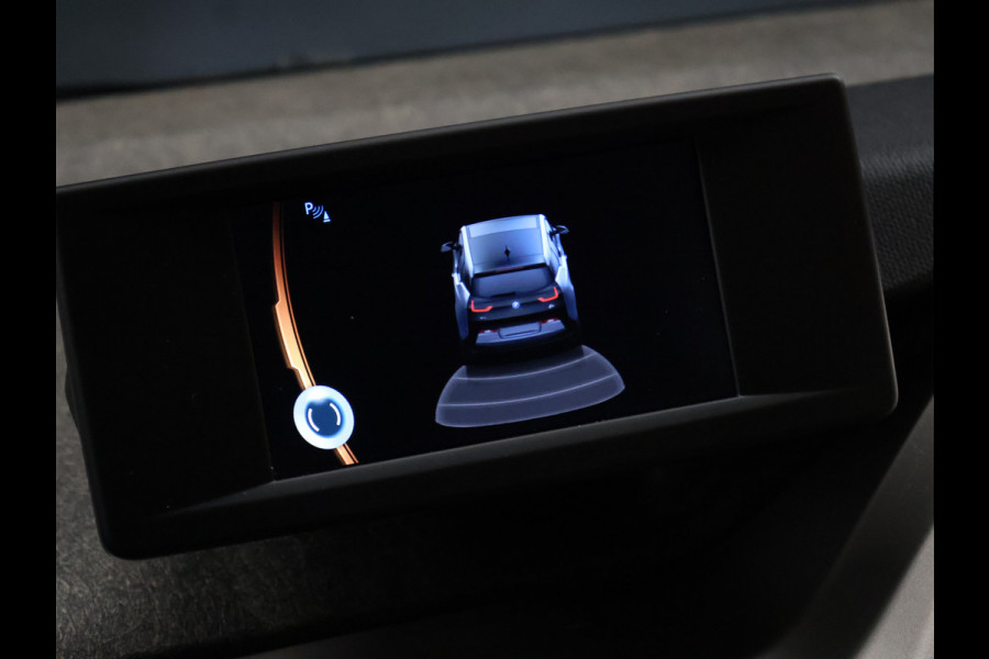 BMW i3 S 94Ah 33 kWh [PDC ACHTER, LEDVERLICHTING, BLUETOOTH, CRUISE, CLIMATE, NAVIGATIE, NIEUWSTAAT]