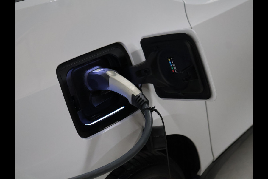 BMW i3 S 94Ah 33 kWh [PDC ACHTER, LEDVERLICHTING, BLUETOOTH, CRUISE, CLIMATE, NAVIGATIE, NIEUWSTAAT]