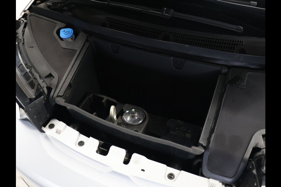 BMW i3 S 94Ah 33 kWh [PDC ACHTER, LEDVERLICHTING, BLUETOOTH, CRUISE, CLIMATE, NAVIGATIE, NIEUWSTAAT]