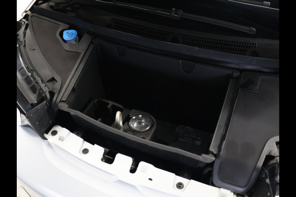 BMW i3 S 94Ah 33 kWh [PDC ACHTER, LEDVERLICHTING, BLUETOOTH, CRUISE, CLIMATE, NAVIGATIE, NIEUWSTAAT]