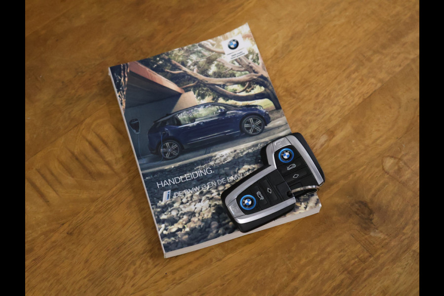 BMW i3 S 94Ah 33 kWh [PDC ACHTER, LEDVERLICHTING, BLUETOOTH, CRUISE, CLIMATE, NAVIGATIE, NIEUWSTAAT]