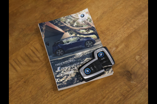 BMW i3 S 94Ah 33 kWh [PDC ACHTER, LEDVERLICHTING, BLUETOOTH, CRUISE, CLIMATE, NAVIGATIE, NIEUWSTAAT]