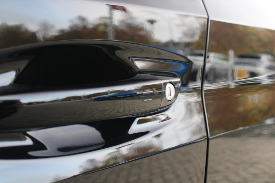 Peugeot 208 GT 1.2 Hybrid 145PK e-DCS6 | NAVIGATIE | DRAADLOZE APPLE CARPLAY/ANDROID AUTO | CAMERA VOOR + ACHTER | FULL LED KOPLAMPEN | LICHTMETALEN VELGEN 17" | DODEHOEK DETECTIE | DRAADLOZE TELEFOONLADER | KEYLESS ENTRY/START | DAB+ RADIO | ADAPTIVE CRUISE CONTROL |