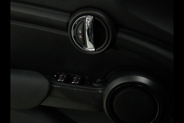 MINI Mini 1.5 One Salt [APPLE CARPLAY, PDC ACHTER, CRUISE CONTROL, AIRCO, NAVIGATIE, NIEUWSTAAT]