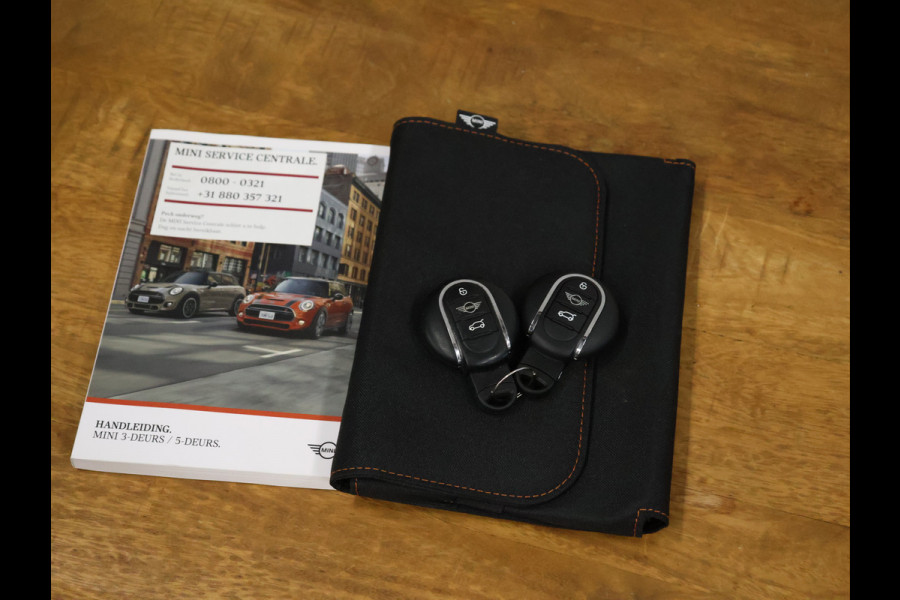 MINI Mini 1.5 One Salt [APPLE CARPLAY, PDC ACHTER, CRUISE CONTROL, AIRCO, NAVIGATIE, NIEUWSTAAT]