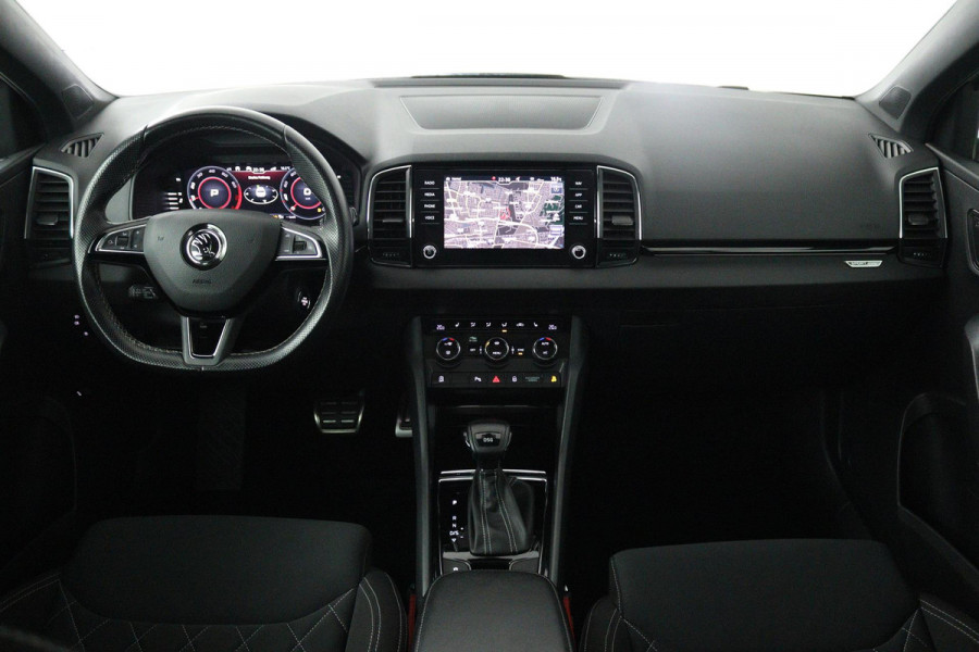 Škoda Karoq 1.5 TSI ACT Sportline Business (PANORAMADAK, DIGITALE COCKPIT, ACHTERUITRIJCAMERA, STOELVERWARMING, CRUISE ADAPTIEF)