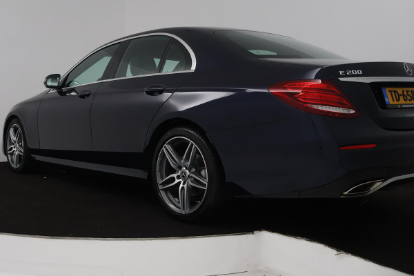 Mercedes-Benz E-Klasse 200 Business Solution AMG (STOELVERWARMING, ACHTERUITRIJCAMERA, SFEERVERLICHTING, PARKEERSENSOREN)
