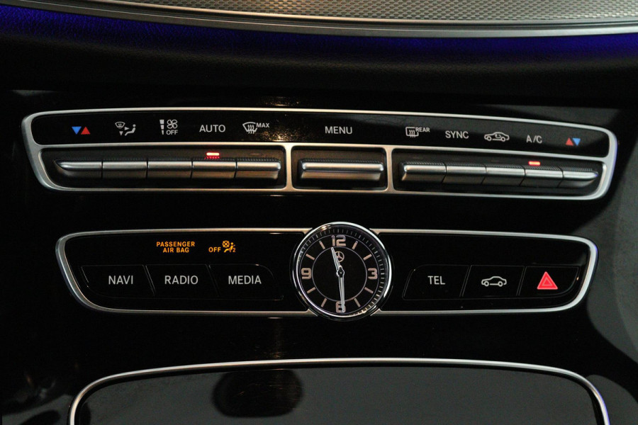 Mercedes-Benz E-Klasse 200 Business Solution AMG (STOELVERWARMING, ACHTERUITRIJCAMERA, SFEERVERLICHTING, PARKEERSENSOREN)