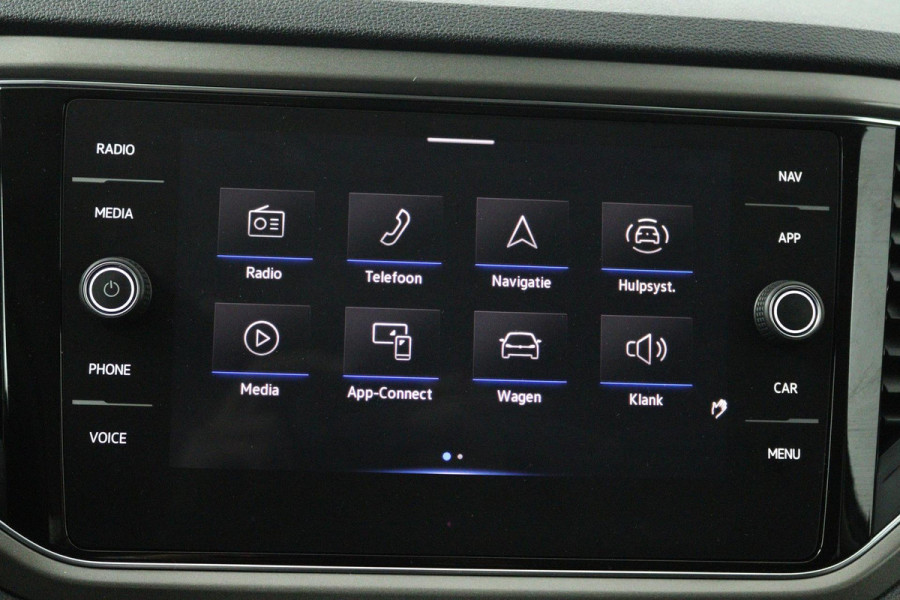 Volkswagen T-Roc 1.0 TSI Style Business (TREKHAAK, PARKEERSENSOREN, CRUISE ADAPTIEF, STOELVERWARMING, NAVIGATIE CARPLAY)