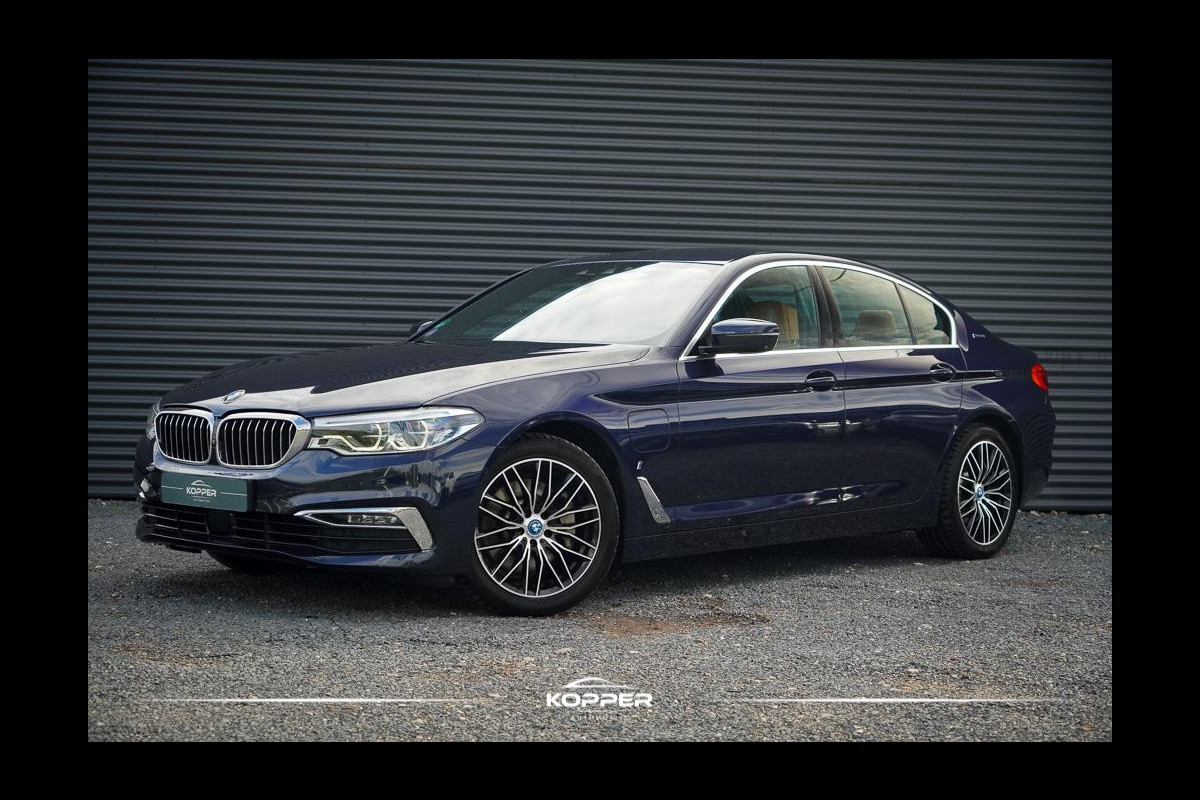 BMW 5 Serie 530e iPerformance High Executive / Adaptive / HUD / Comfortstoelen / Drive Assist Pro