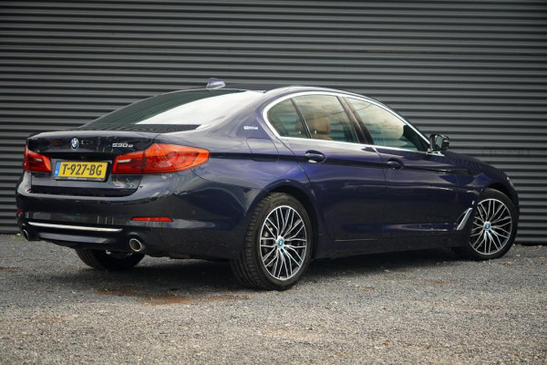 BMW 5 Serie 530e iPerformance High Executive / Adaptive / HUD / Comfortstoelen / Drive Assist Pro