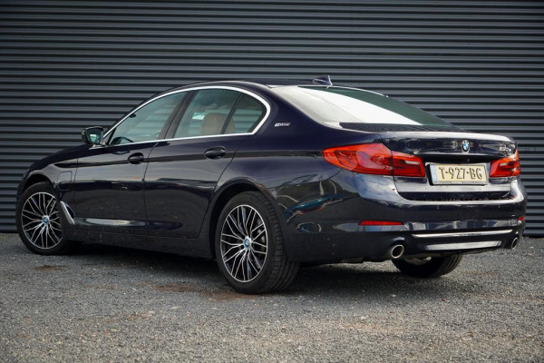 BMW 5 Serie 530e iPerformance High Executive / Adaptive / HUD / Comfortstoelen / Drive Assist Pro