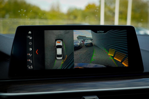 BMW 5 Serie 530e iPerformance High Executive / Adaptive / HUD / Comfortstoelen / Drive Assist Pro