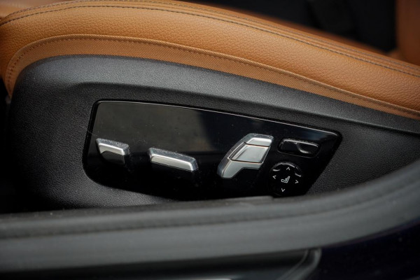 BMW 5 Serie 530e iPerformance High Executive / Adaptive / HUD / Comfortstoelen / Drive Assist Pro