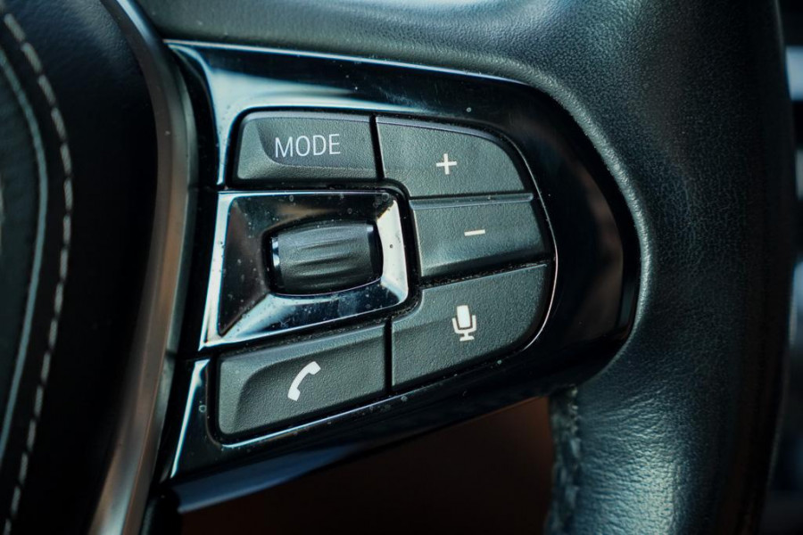 BMW 5 Serie 530e iPerformance High Executive / Adaptive / HUD / Comfortstoelen / Drive Assist Pro