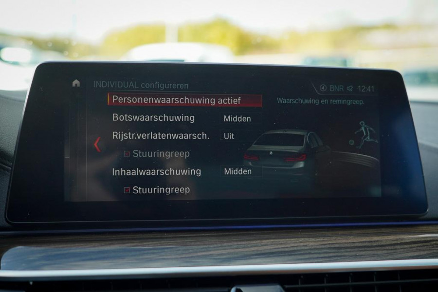 BMW 5 Serie 530e iPerformance High Executive / Adaptive / HUD / Comfortstoelen / Drive Assist Pro